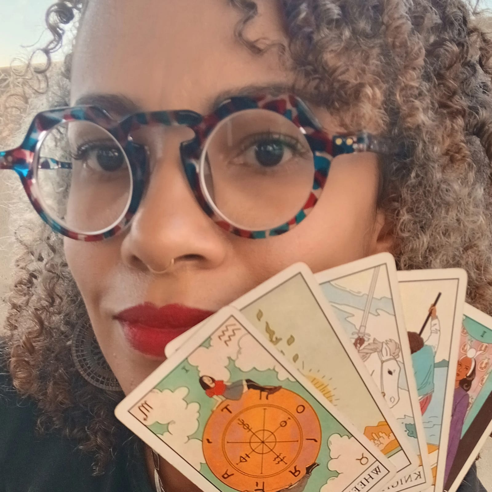 Nanda Oliveira - Taróloga e Oraculista